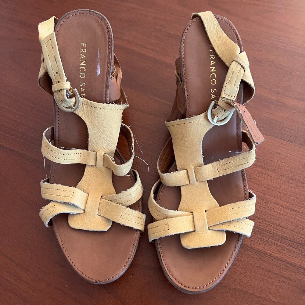 Franco Sarto Yellow Gold Strappy Wedge Shoes | Size 8.5 | NEW NEVER WORN
